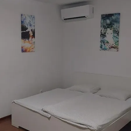 - Sukromie V Meste * Bratislava